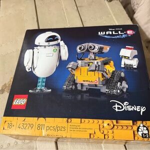 LEGO Disney WALL•E & EVE Set 43279 New Open Box 811 pcs